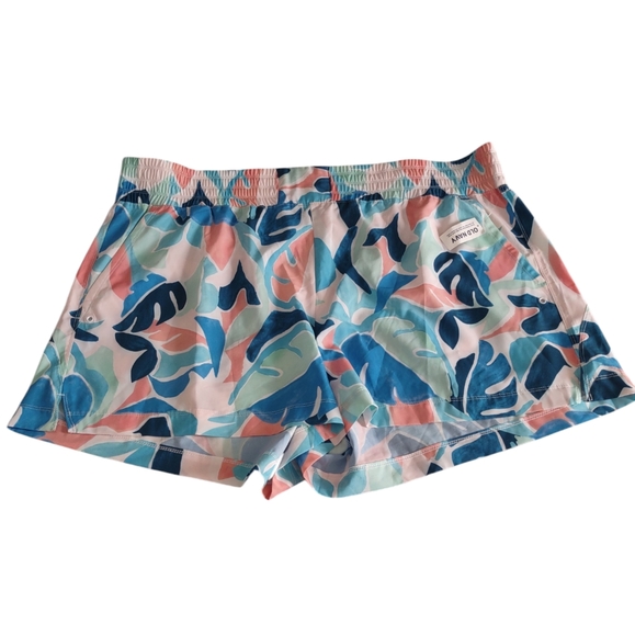 NWT Old Navy XXL Geo Print Stretch Tech Quick Dry Shorts - Picture 1 of 16